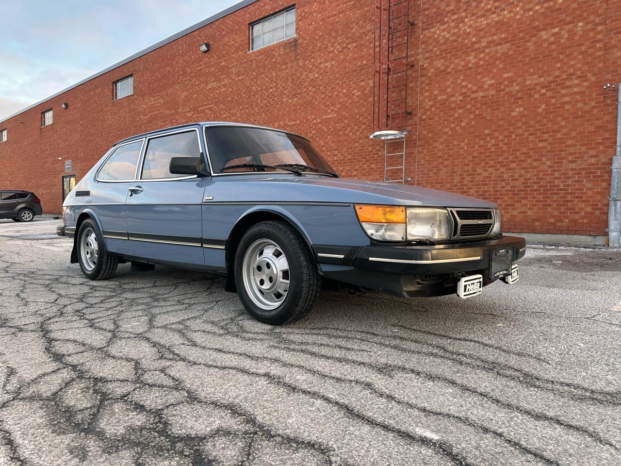 1984 Saab 900 Base - Photo #1