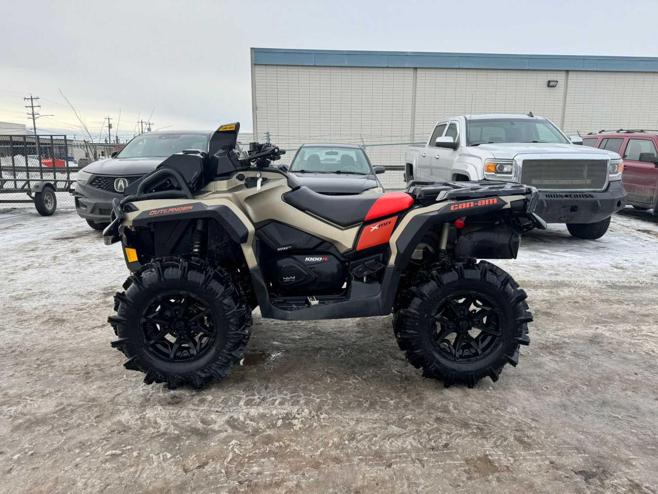 2022 Can-Am Outlander 1000 XMR $104 B/W - Photo #3