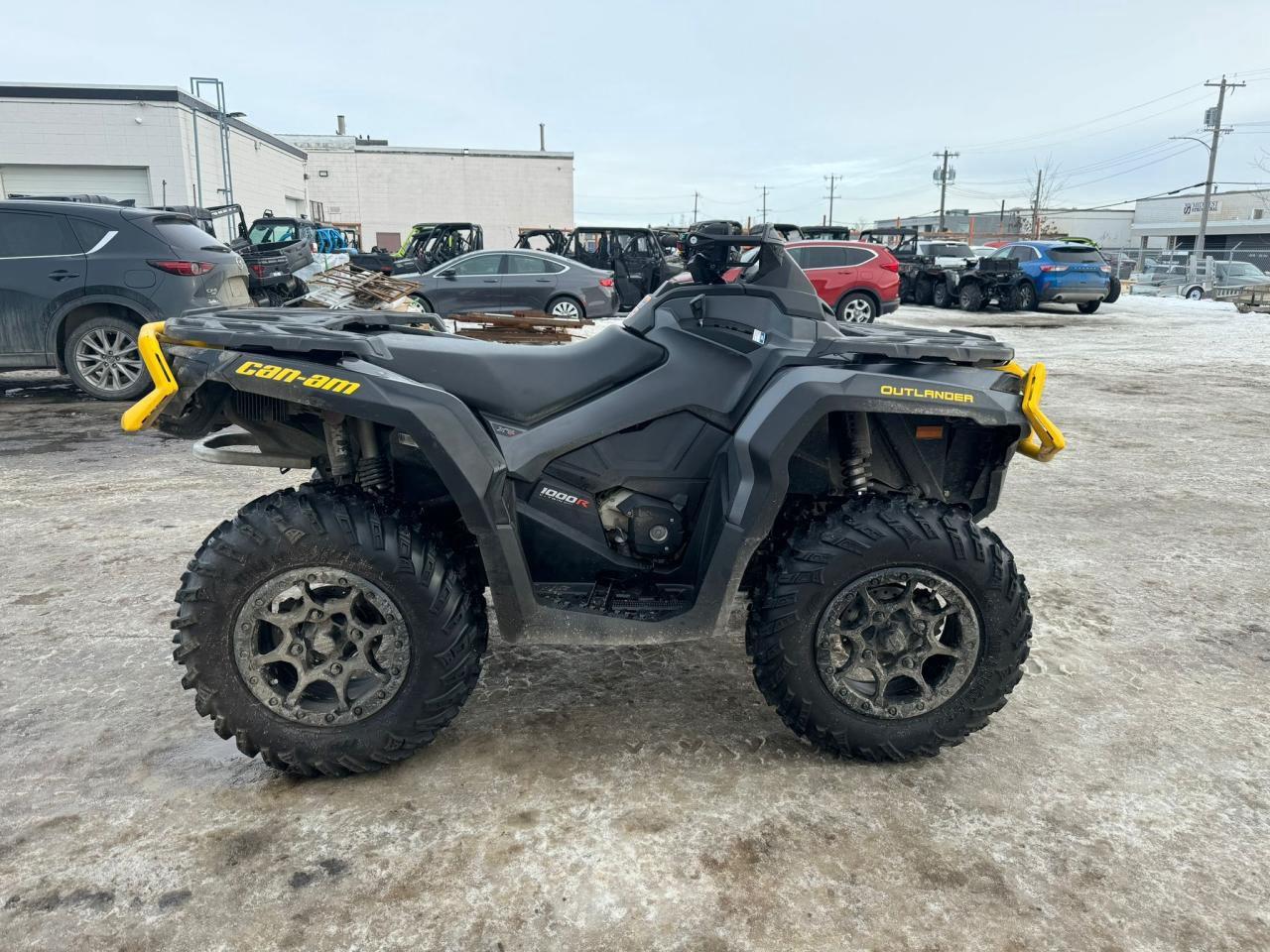 2023 Can-Am Outlander 1000 XT-P $105 B/W - Photo #6