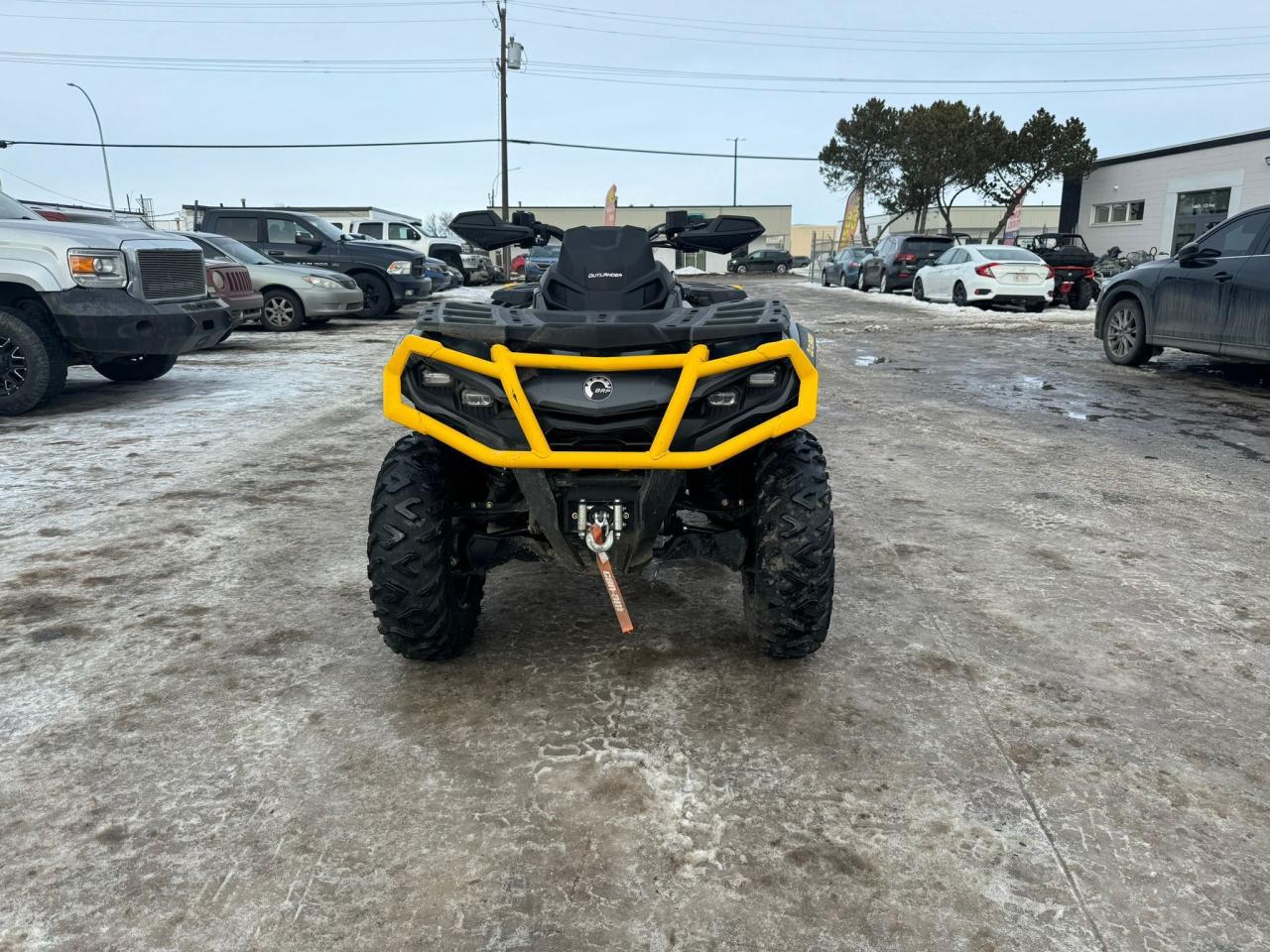 2023 Can-Am Outlander 1000 XT-P $105 B/W - Photo #6