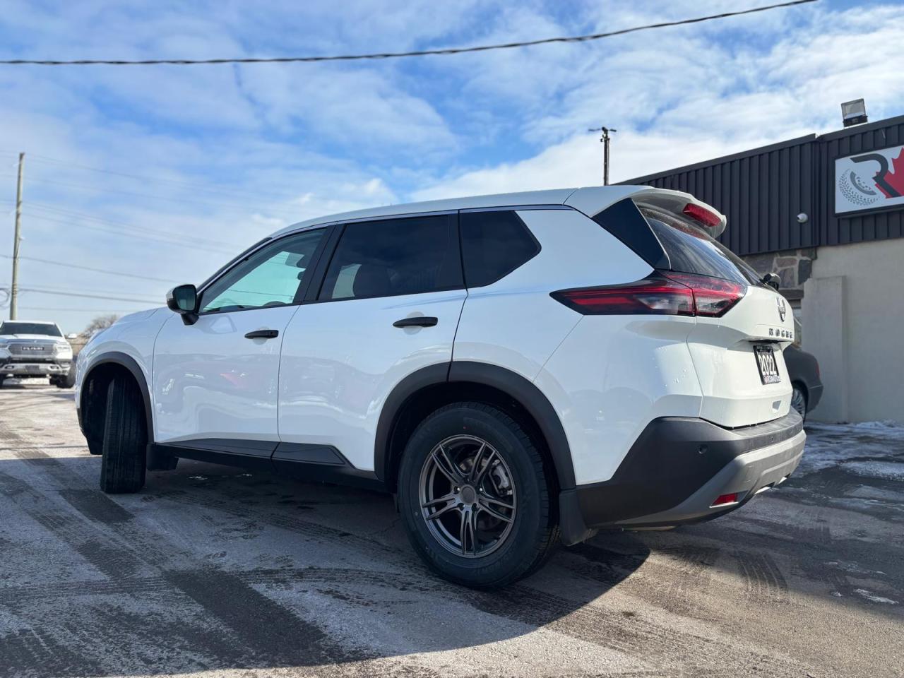 2022 Nissan Rogue S NO ACCIDENT BLINDSPOT H-STEERING/ SEATS NEW TIRE Photo2