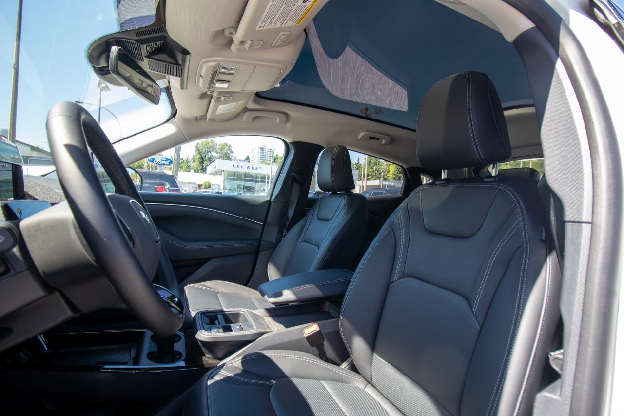 2025 Ford Mustang Mach-E Premium AWD Extended Range Photo5