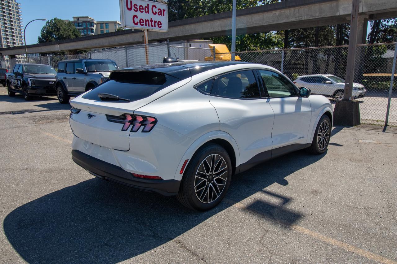 2025 Ford Mustang Mach-E Premium AWD Extended Range Photo5