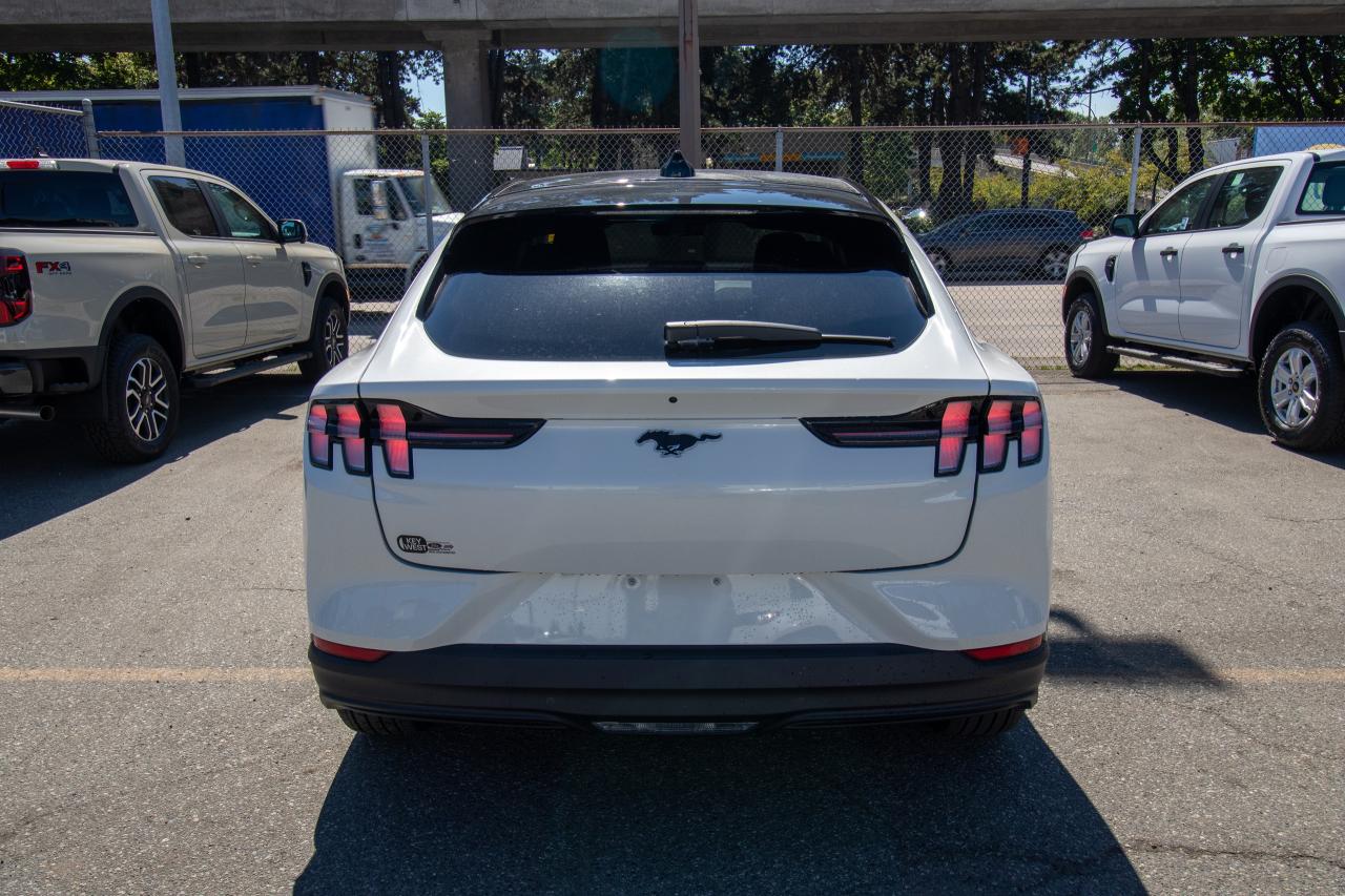 2025 Ford Mustang Mach-E Premium AWD Extended Range Photo5