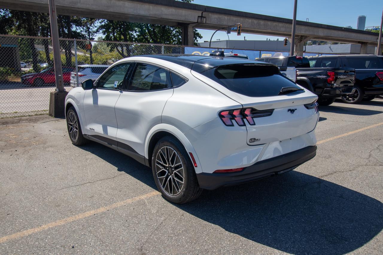 2025 Ford Mustang Mach-E Premium AWD Extended Range Photo5