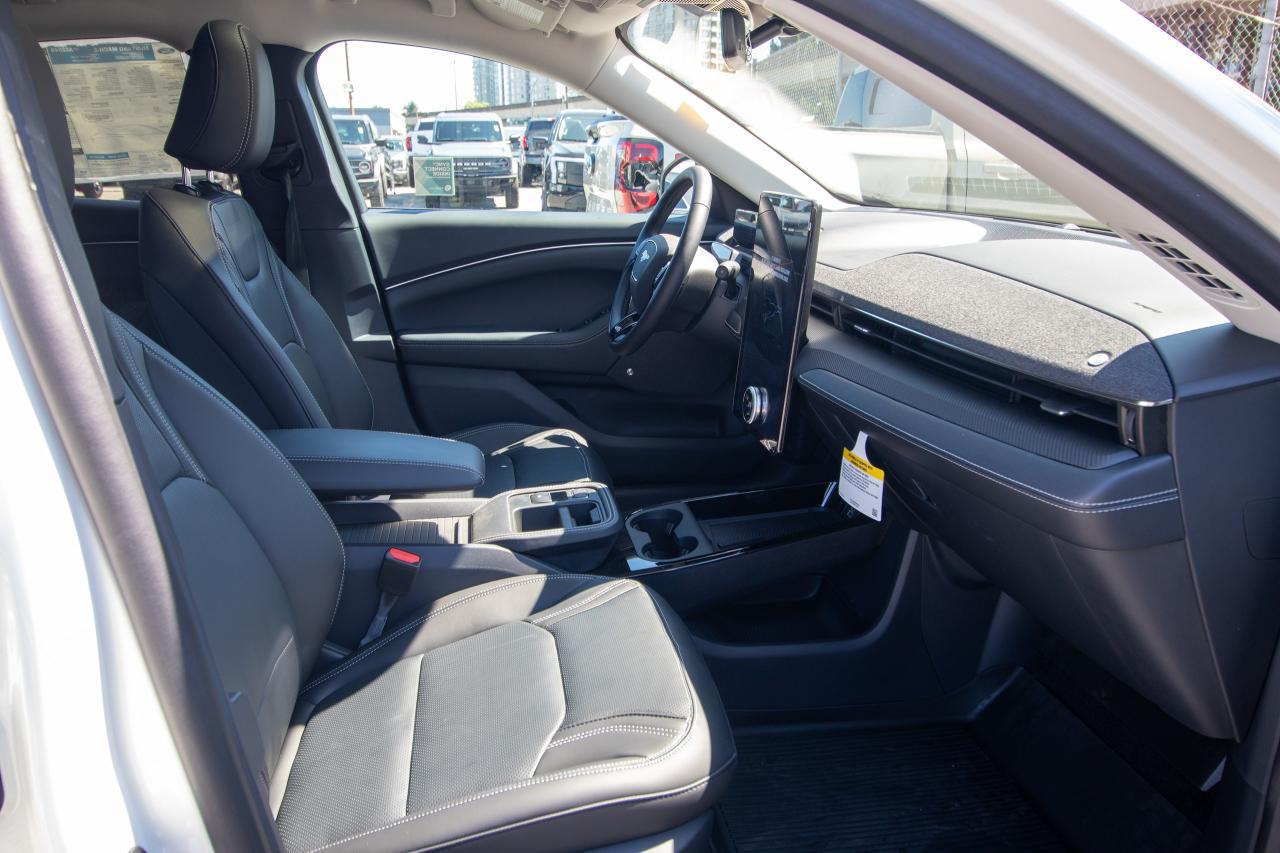 2025 Ford Mustang Mach-E Premium AWD Extended Range Photo5