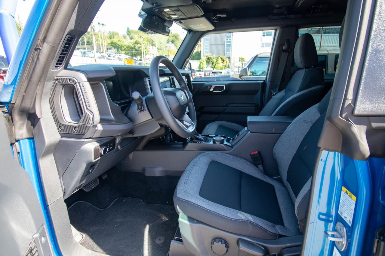 2025 Ford Bronco Base 4 Door 4x4 Photo5