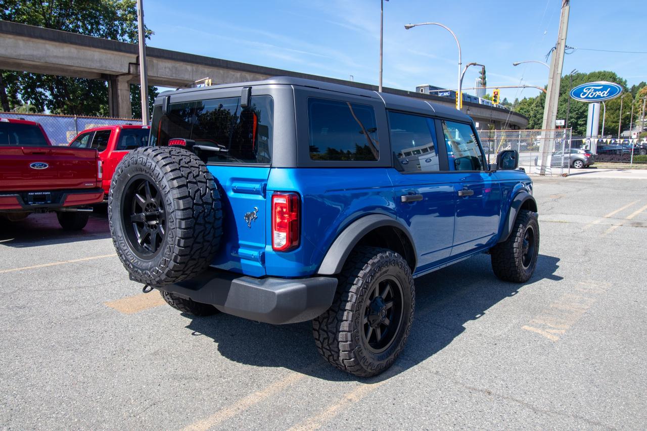 2025 Ford Bronco Base 4 Door 4x4 Photo4