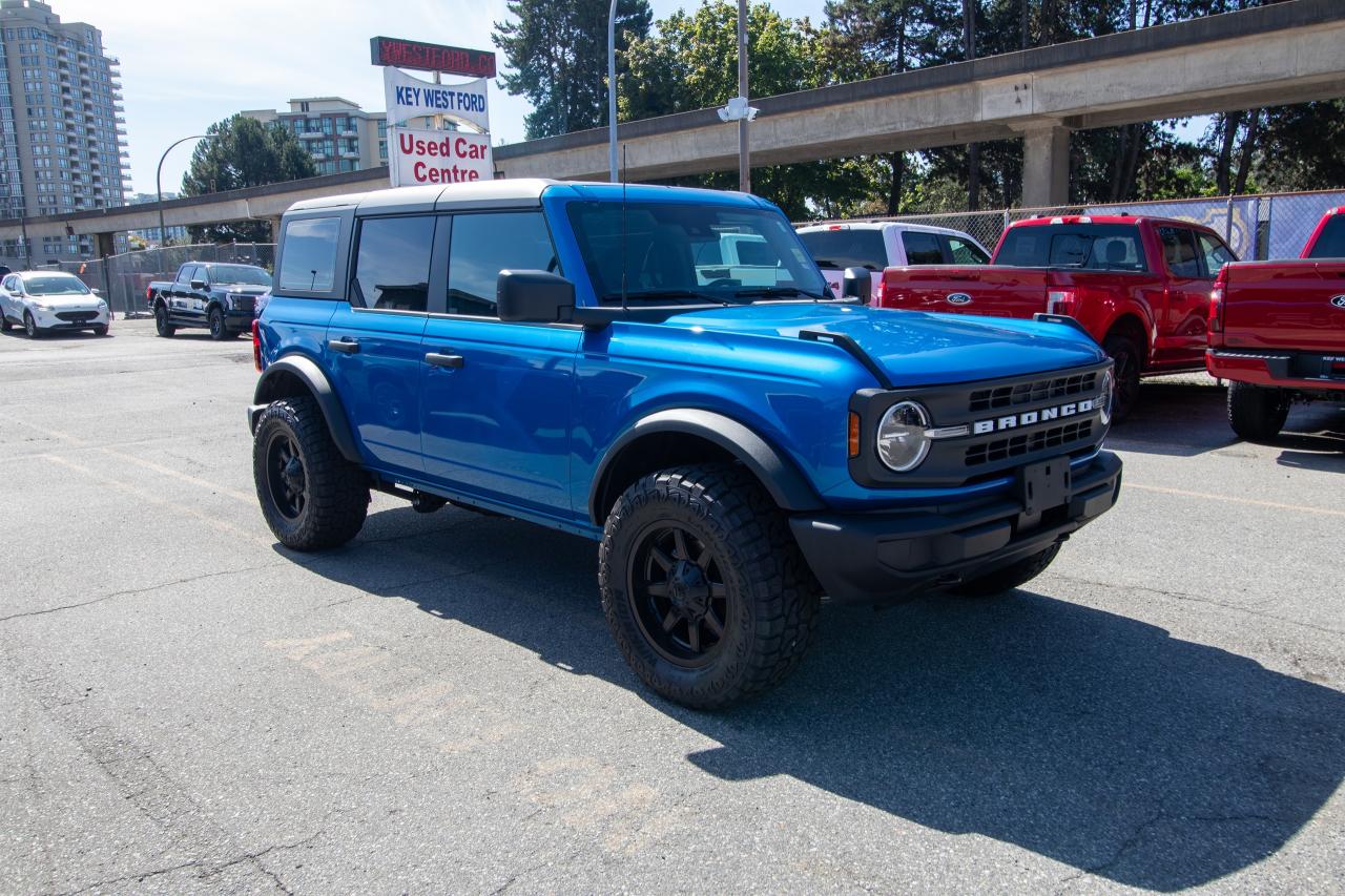2025 Ford Bronco Base 4 Door 4x4 Photo