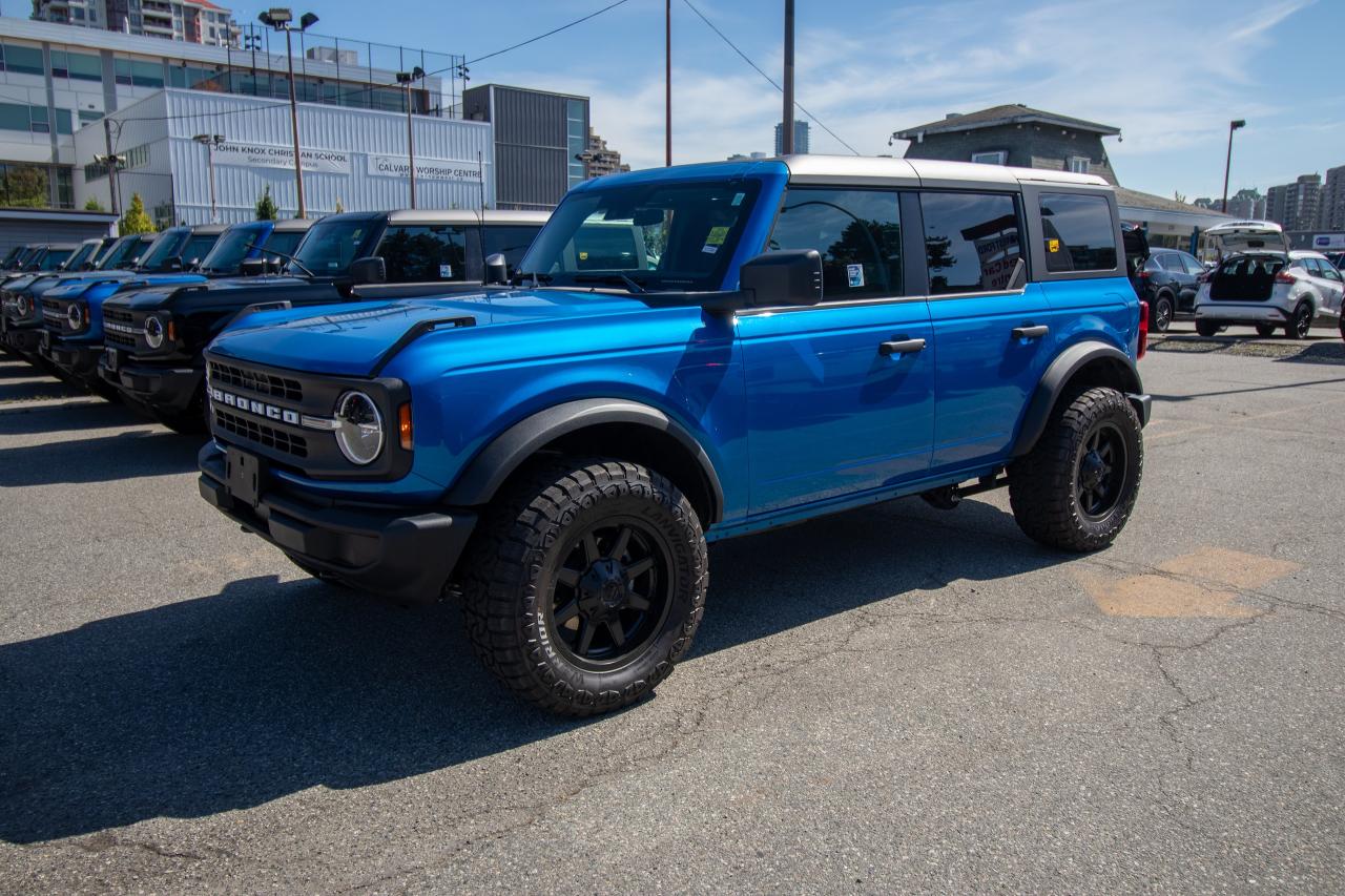 2025 Ford Bronco Base 4 Door 4x4 Photo1