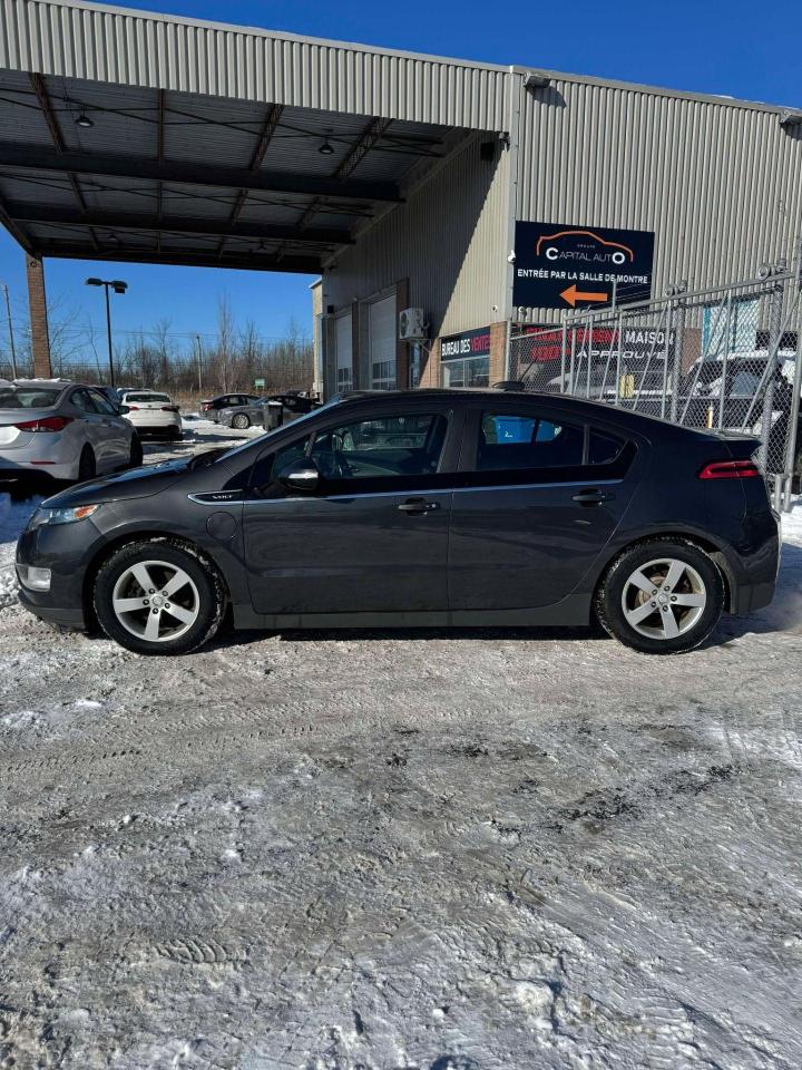2015 Chevrolet Volt  - Photo #4