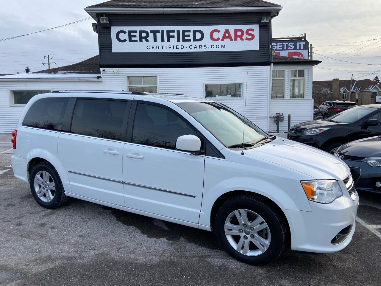 Used 2017 Dodge Grand Caravan Crew Plus ** BSM, HTD LEATH, NAV ** for sale in St Catharines, ON