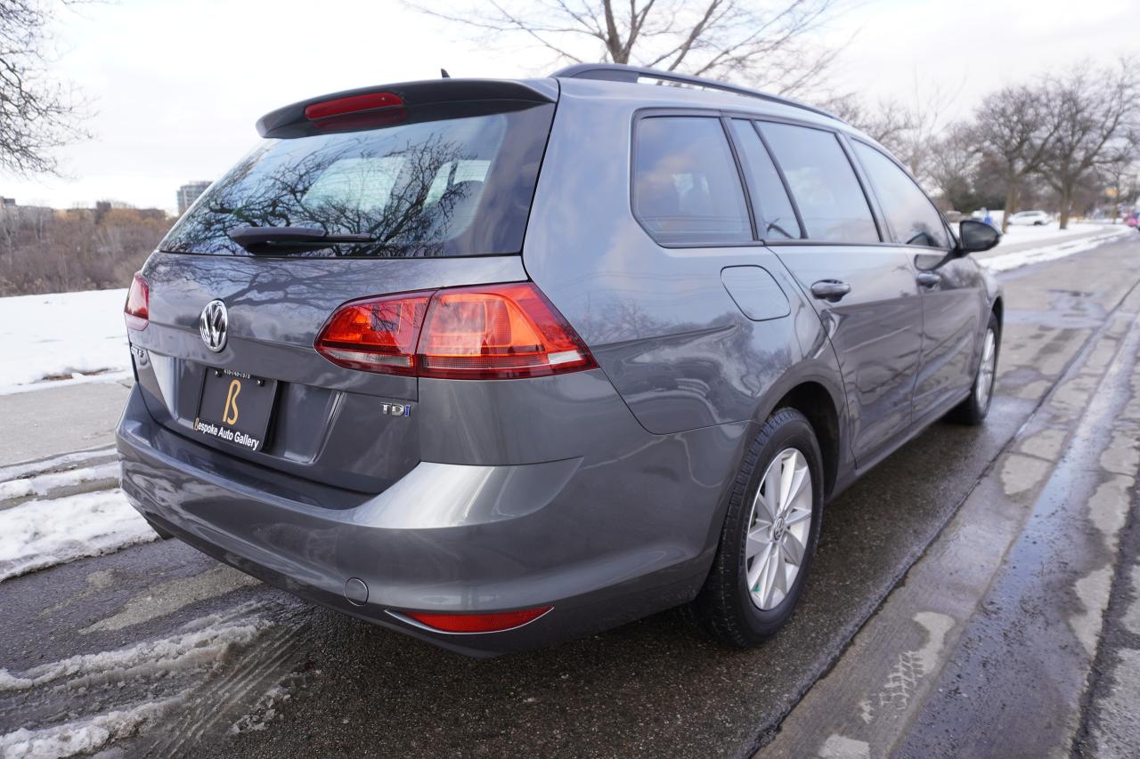 2015 Volkswagen Golf SportWagen 1 OWNER / 6 SPEED MANUAL / TDI / SPORTWAGEN /LOCAL Photo3