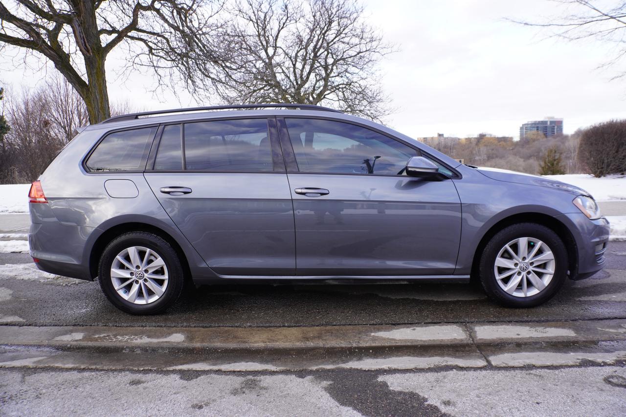 2015 Volkswagen Golf SportWagen 1 OWNER / 6 SPEED MANUAL / TDI / SPORTWAGEN /LOCAL Photo4