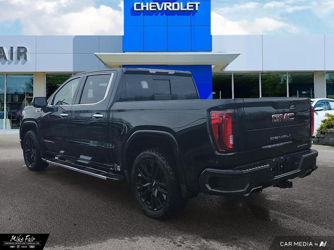 2021 GMC Sierra 1500 Denali assist steps,power sunroof,heated/vented front seats,heated steering wheel,driver safety alert seat Photo3