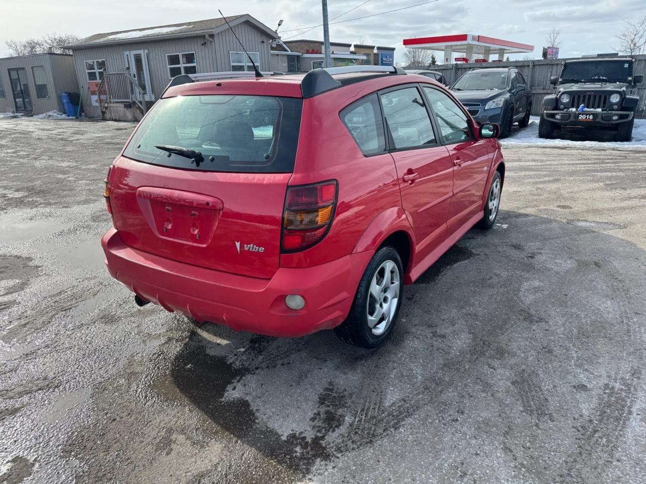 2006 Pontiac Vibe HATCH, AUTO, ONLY 189KMS, OILED, CERTIFIED - Photo #5