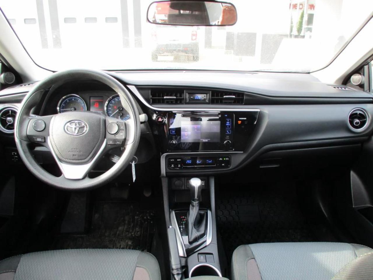 2017 Toyota Corolla LE Photo19