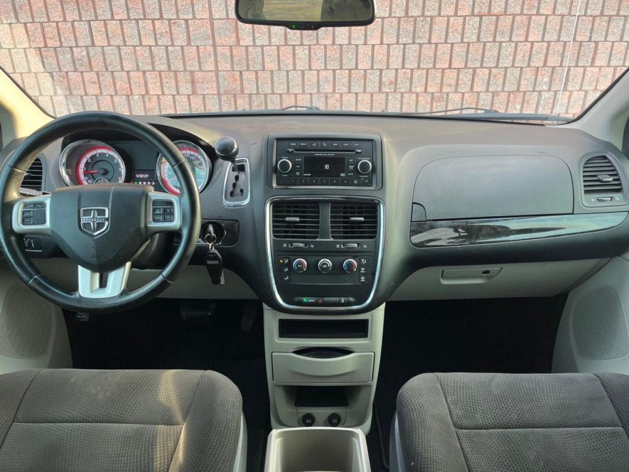 2013 Dodge Grand Caravan SXT | CLEAN CARFAX | ONE-OWNER | STOW N GO | REAR ENTERTAINMENT | ECO MODE | - Photo #11