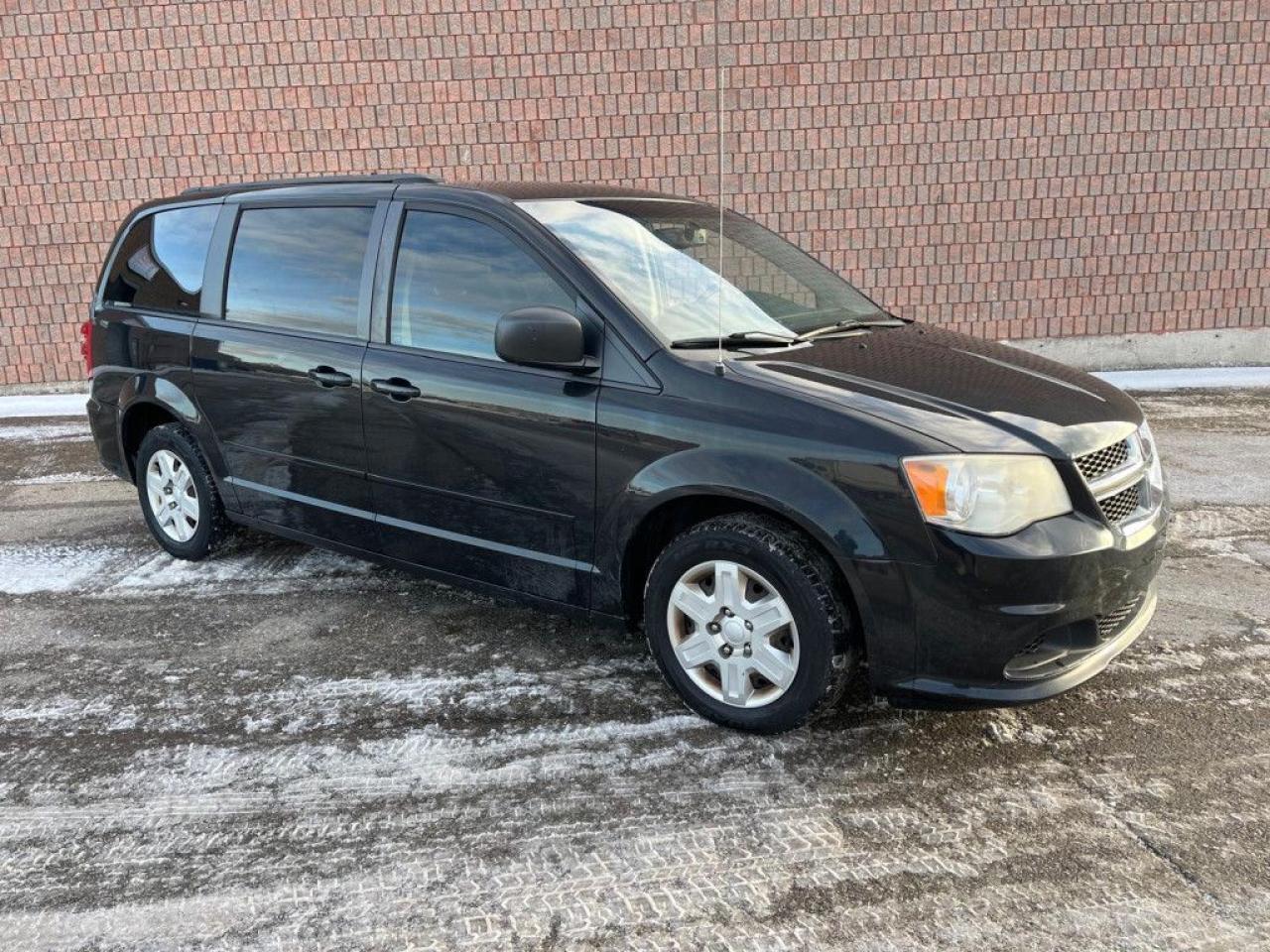 2013 Dodge Grand Caravan SXT | CLEAN CARFAX | ONE-OWNER | STOW N GO | REAR ENTERTAINMENT | ECO MODE | - Photo #8