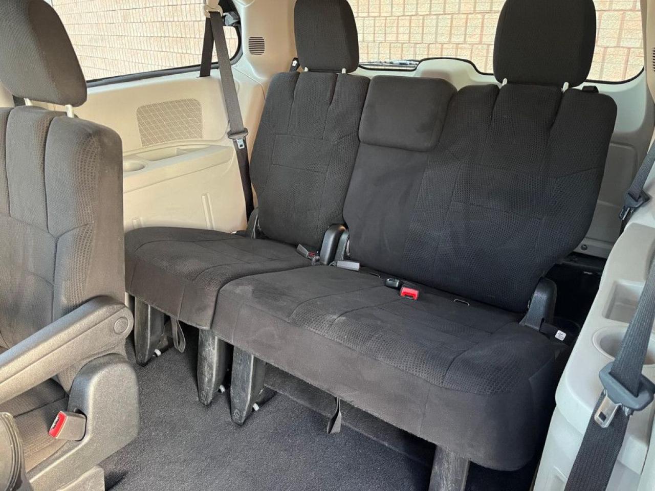 2013 Dodge Grand Caravan SXT | CLEAN CARFAX | ONE-OWNER | STOW N GO | REAR ENTERTAINMENT | ECO MODE | - Photo #16