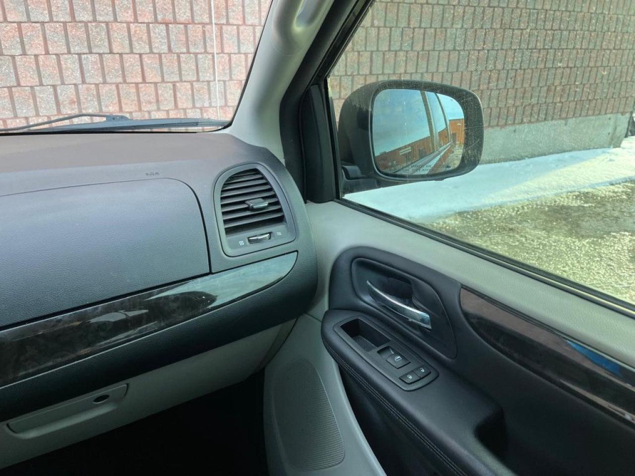 2013 Dodge Grand Caravan SXT | CLEAN CARFAX | ONE-OWNER | STOW N GO | REAR ENTERTAINMENT | ECO MODE | - Photo #25