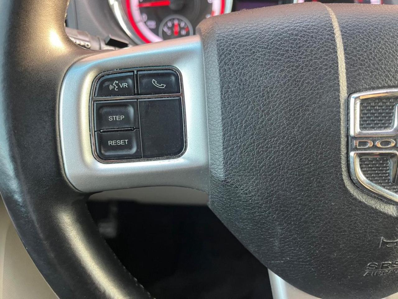 2013 Dodge Grand Caravan SXT | CLEAN CARFAX | ONE-OWNER | STOW N GO | REAR ENTERTAINMENT | ECO MODE | - Photo #26