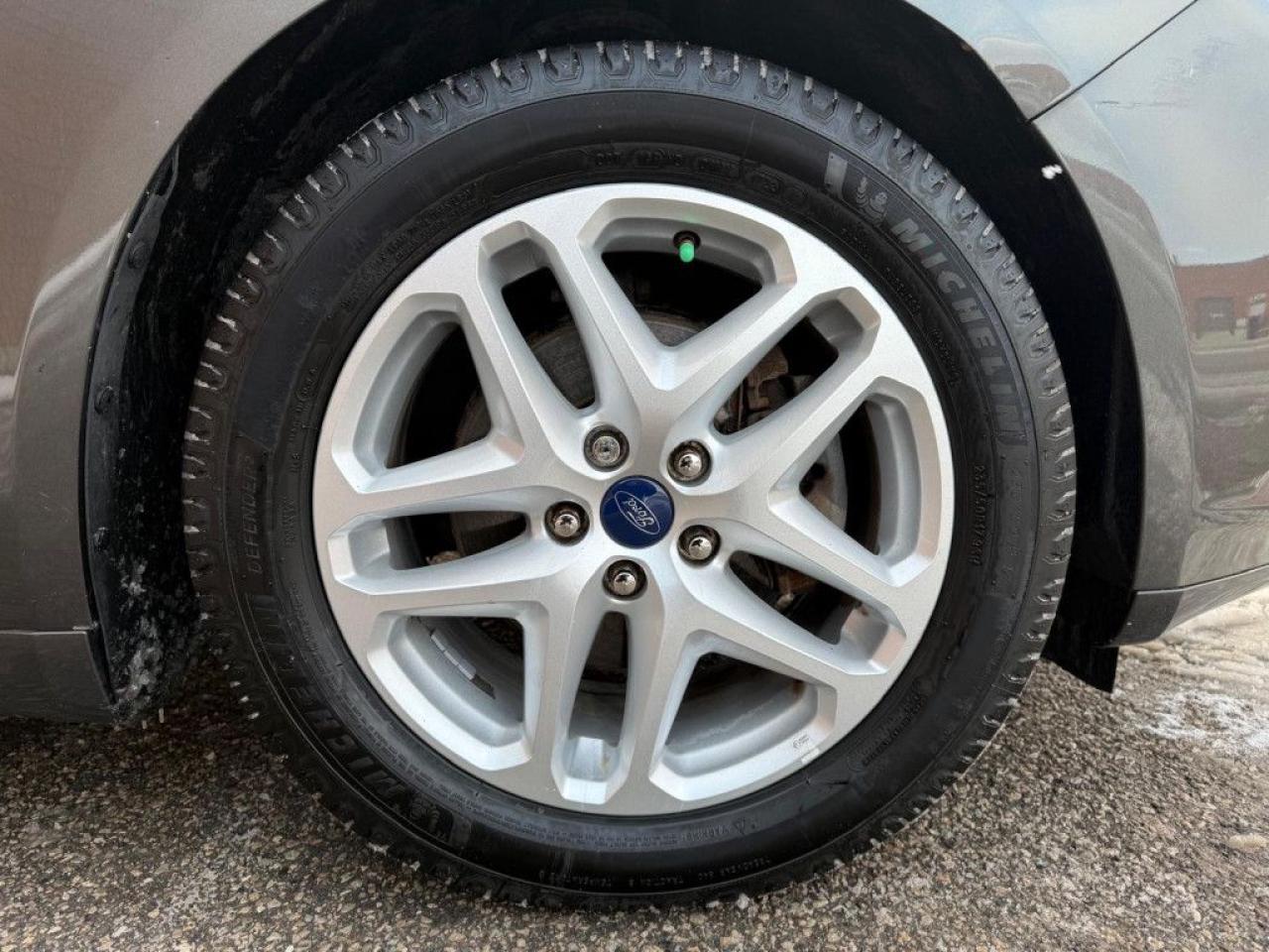 2016 Ford Fusion SE | CLEAN CARFAX | ONE-OWNER | LOW KMS | BIG SCREEN | ALLOY WHEELS | BACK-UP CAM | HEATED SEATS | - Photo #11