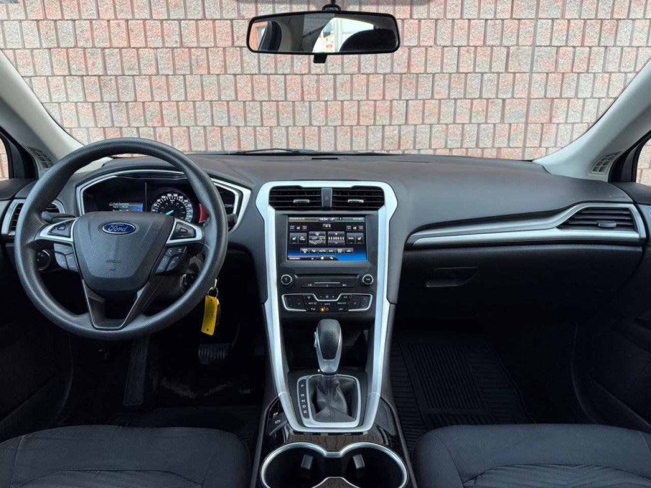 2016 Ford Fusion SE | CLEAN CARFAX | ONE-OWNER | LOW KMS | BIG SCREEN | ALLOY WHEELS | BACK-UP CAM | HEATED SEATS | - Photo #20