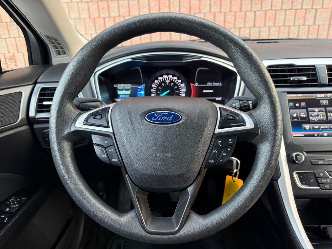 2016 Ford Fusion SE | CLEAN CARFAX | ONE-OWNER | LOW KMS | BIG SCREEN | ALLOY WHEELS | BACK-UP CAM | HEATED SEATS | - Photo #21