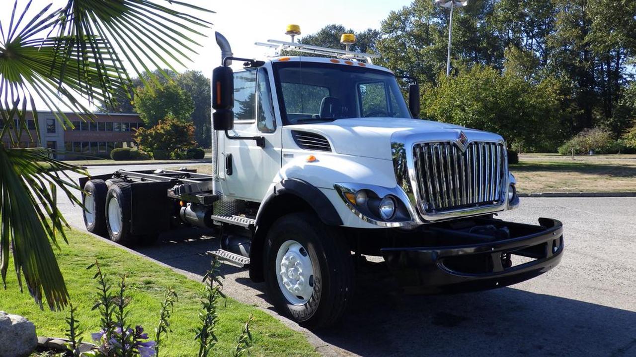 2012 International Work Star 7400 Cab and Chassis Former Dump Truck Air Brakes Diesel, 7.6L L6 DIESEL engine, 6 cylinder, 2 door, automatic, 6X4, cruise control, air conditioning, AM/FM radio, CD player, power windows, power mirrors, comes with Allison Transmission, Rexroth hydraulic control, Rexroth screen, Hayes brake controller, alarm clock, aux, axle load indicator, tow hitch, air seats, air suspension, battery cutoff switch, front ad rear strobe lights, white exterior, grey interior, cloth. Measurements: 15.8 Foot Long , 20 foot wheelbase(All the measurements are deemed to be true but Are not guaranteed). Certification and Decal Valid until March 2024. This item is currently OFFSITE. You must register an appointment with our office to schedule an offsite viewing. Appointments must be made a minimum of one business day in advance (and as defined by the days that Repo.com is open for business) before your appointment can be scheduled and confirmed. We may, at our own discretion, instead opt to transport smaller items to Repo.coms main yard for viewing purposes.  $27,510.00 plus $375 processing fee, $27,885.00 total payment obligation before taxes.   Listing report, warranty, contract commitment cancellation fee, financing available on approved credit (some limitations and exceptions may apply). All above specifications and information is considered to be accurate but is not guaranteed and no opinion or advice is given as to whether this item should be purchased. We do not allow test drives due to theft, fraud, acts of vandalism and undetectable impaired driving. Instead we provide the following benefits: Complimentary Warranty (with options to extend), Limited Money Back Satisfaction Guarantee on Fully Completed Contracts, Contract Commitment Cancellation, and an Open-Ended Sell-Back Option. Ask seller for details or call 604-522-REPO(7376) to confirm listing availability.