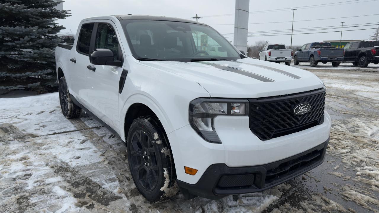 2025 Ford MAVERICK XLT Photo0