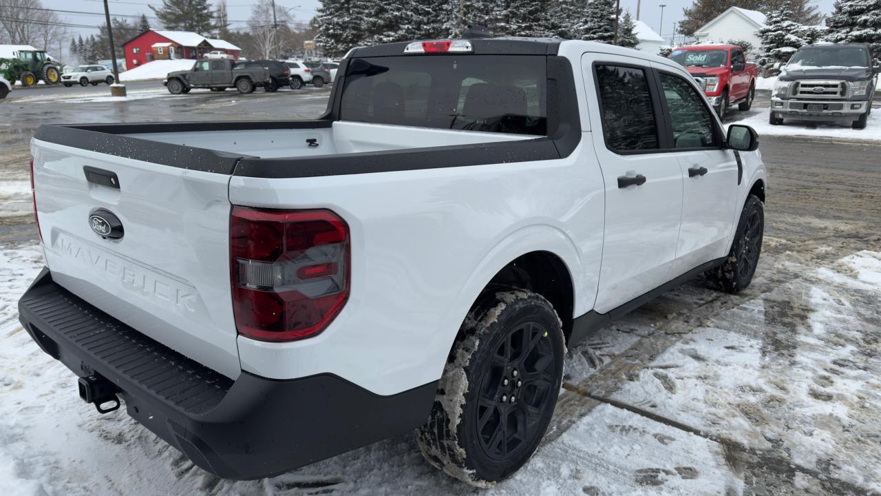 2025 Ford MAVERICK XLT Photo