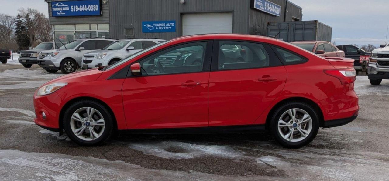 2012 Ford Focus 4DR SDN SE - Photo #2