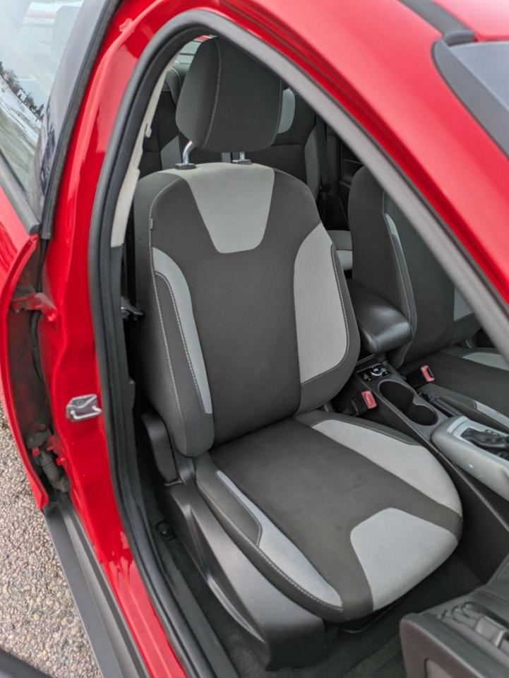 2012 Ford Focus 4DR SDN SE - Photo #16