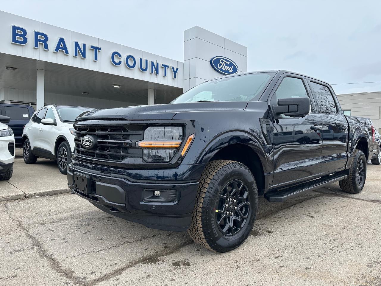 <p>2025 SUPERCREW , 2.7 L V6 , 302A PACKAGE , XLT BLACK APPEARANCE PACKAGE , FX4 OFF ROAD PACKAGE , 3.73 ELECTRONIC LOCKING RR AXLE AND MORE </p><p class=MsoNoSpacing>** PURCHASE PRICE ONLY (Includes) Fords Delivery Allowance</p><p class=MsoNoSpacing>** See dealer for details.</p><p class=MsoNoSpacing>*Please note all prices include dealer fees and are plus HST and Licensing.</p><p class=MsoNoSpacing>* Prices in Ontario, Alberta and British Columbia include OMVIC/AMVIC fee (where applicable), accessories, other dealer installed options, administration and other retailer charges.</p><p class=MsoNoSpacing>*The sale price assumes all applicable rebates and incentives (Delivery Allowance/Non-Stackable Cash/3-Payment rebate/SUV Bonus/Winter Bonus, Safety etc</p><p class=MsoNoSpacing>All prices are in Canadian dollars (unless otherwise indicated). Retailers are free to set individual prices.</p><p class=MsoNoSpacing><span style=font-family: Segoe UI,sans-serif; color: #333333; background: white;> </span></p>