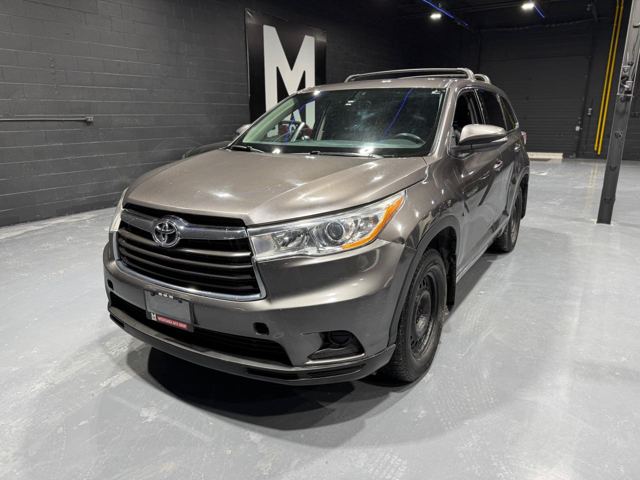 Used 2014 Toyota Highlander LE AWD for sale in Mississauga, ON