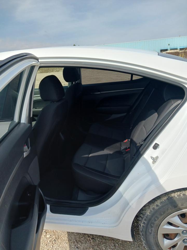 2017 Hyundai Elantra LE - Photo #10