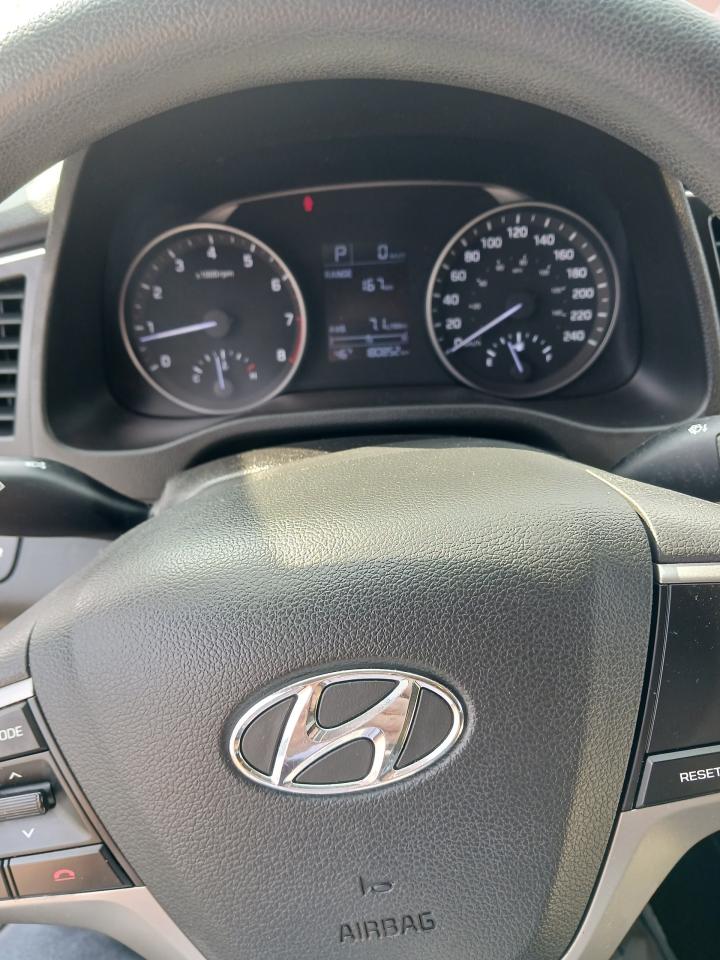 2017 Hyundai Elantra LE - Photo #6