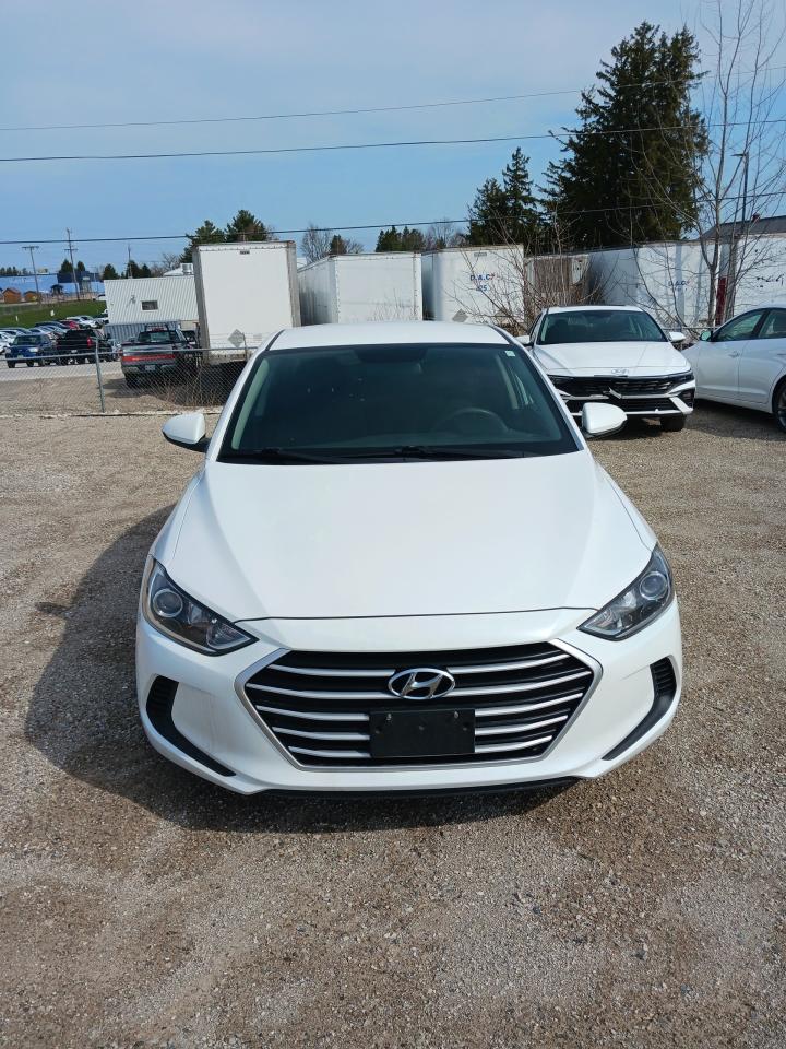 2017 Hyundai Elantra LE - Photo #2