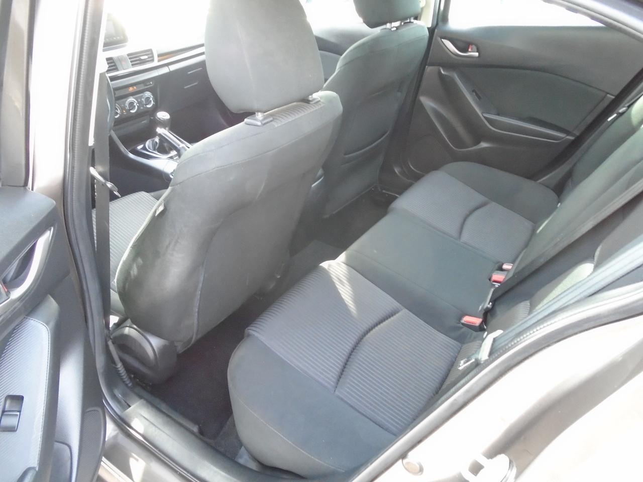 2014 Mazda MAZDA3 GS / 6SPD / REAR CAM / NEW BRAKES AND TIRES /AC/ - Photo #12