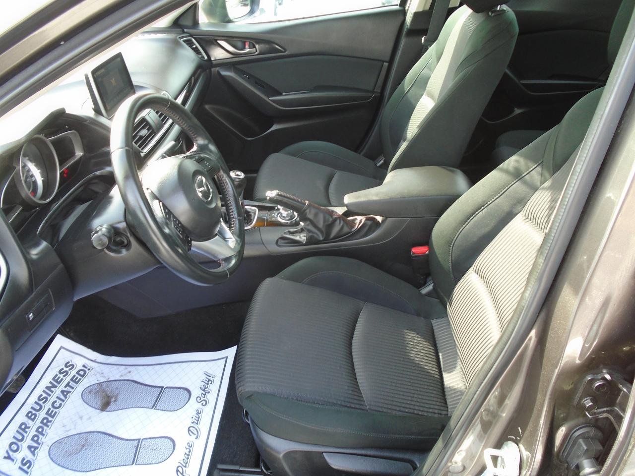 2014 Mazda MAZDA3 GS / 6SPD / REAR CAM / NEW BRAKES AND TIRES /AC/ - Photo #10