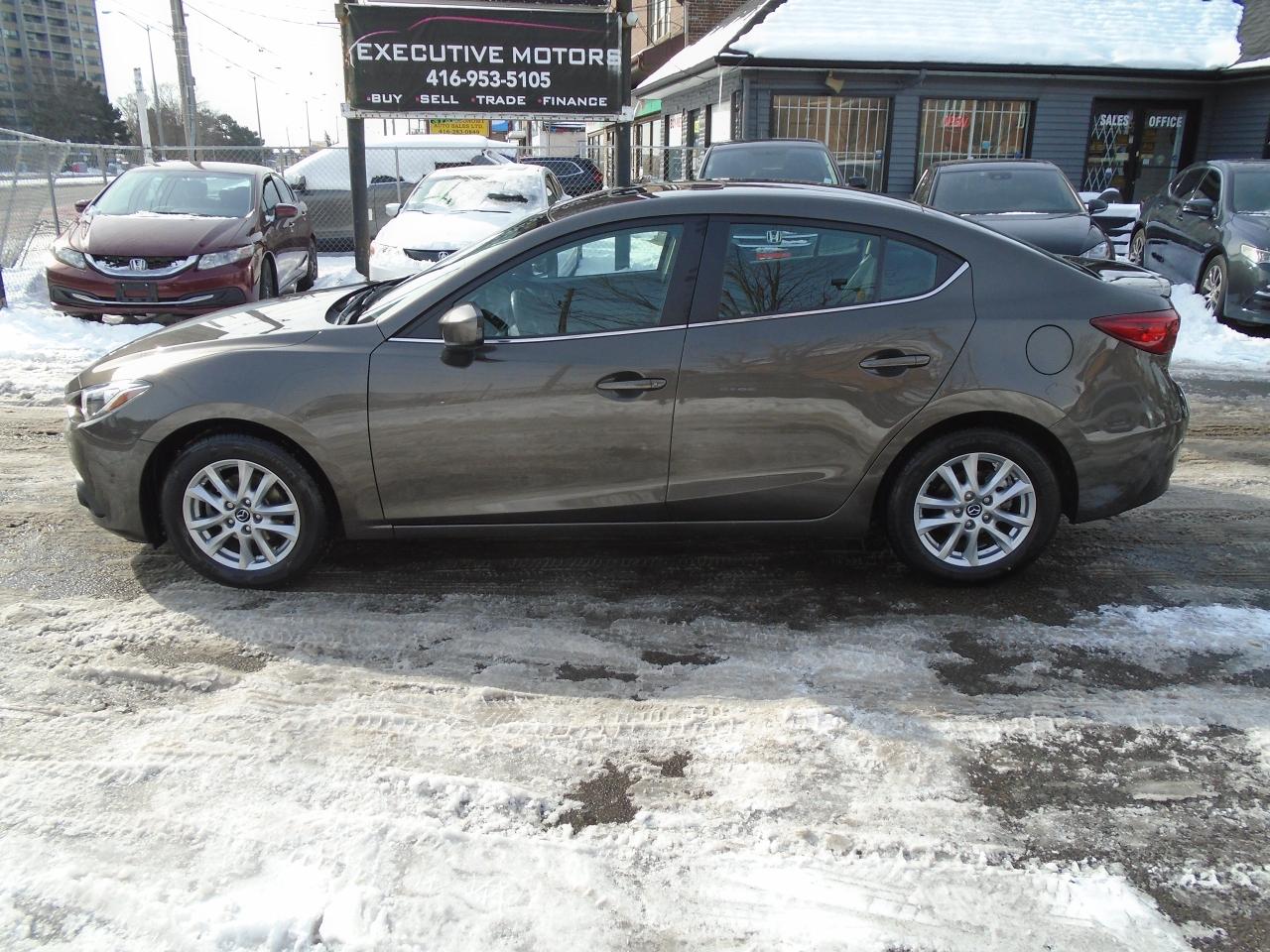 2014 Mazda MAZDA3 GS / 6SPD / REAR CAM / NEW BRAKES AND TIRES /AC/ - Photo #8