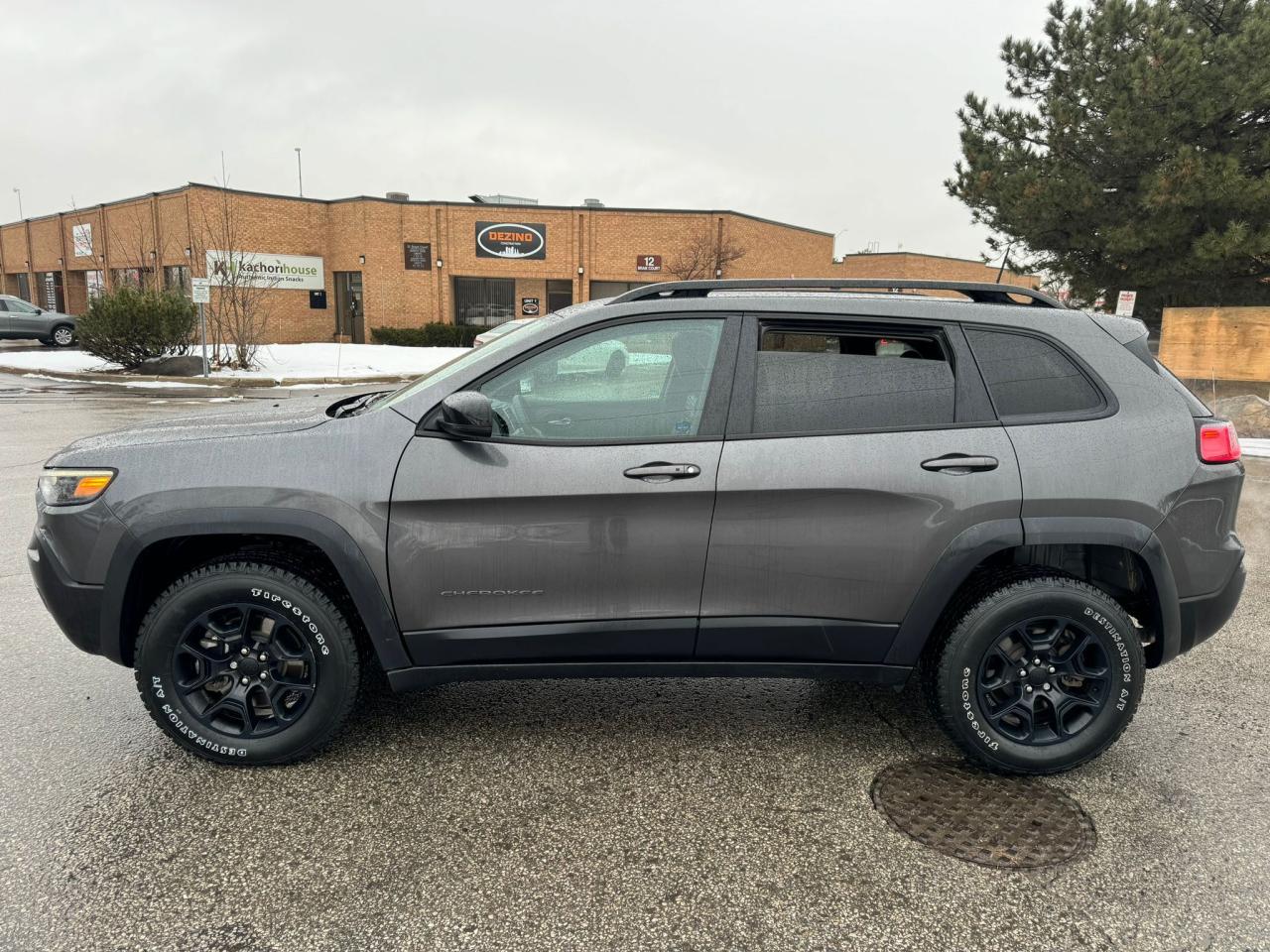 2022 Jeep Cherokee Trailhawk - Photo #7