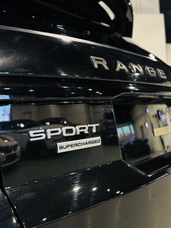 2018 Land Rover Range Rover Sport Supercharged / R DYNAMIC - Photo #9