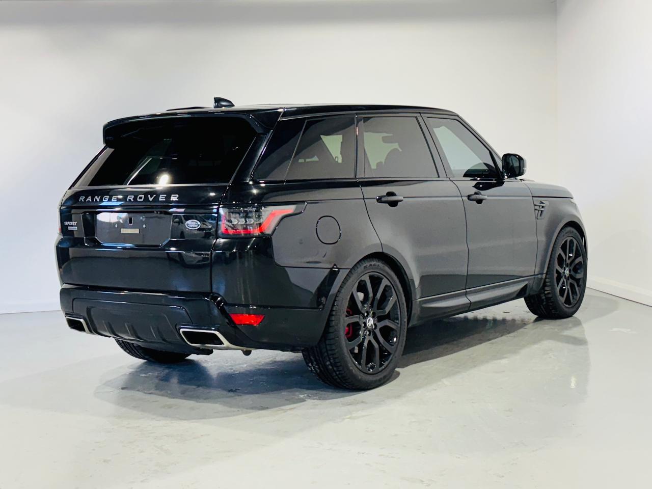 2018 Land Rover Range Rover Sport Supercharged / R DYNAMIC - Photo #5