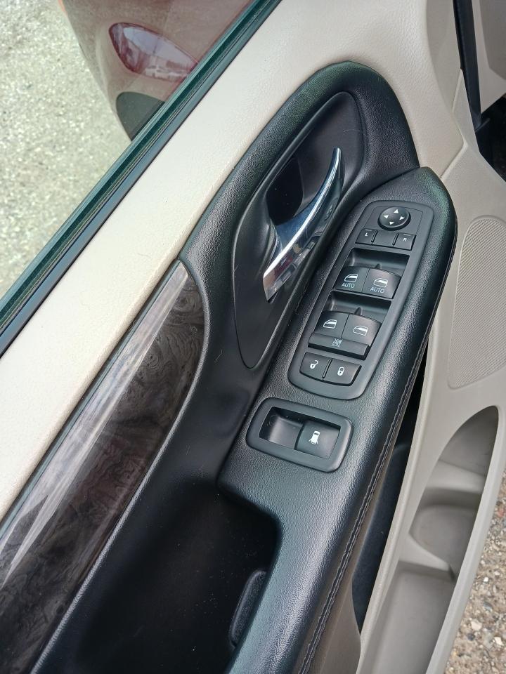 2017 Dodge Grand Caravan  - Photo #8