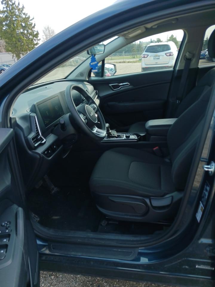 2023 Kia Sportage LX AWD - Photo #5