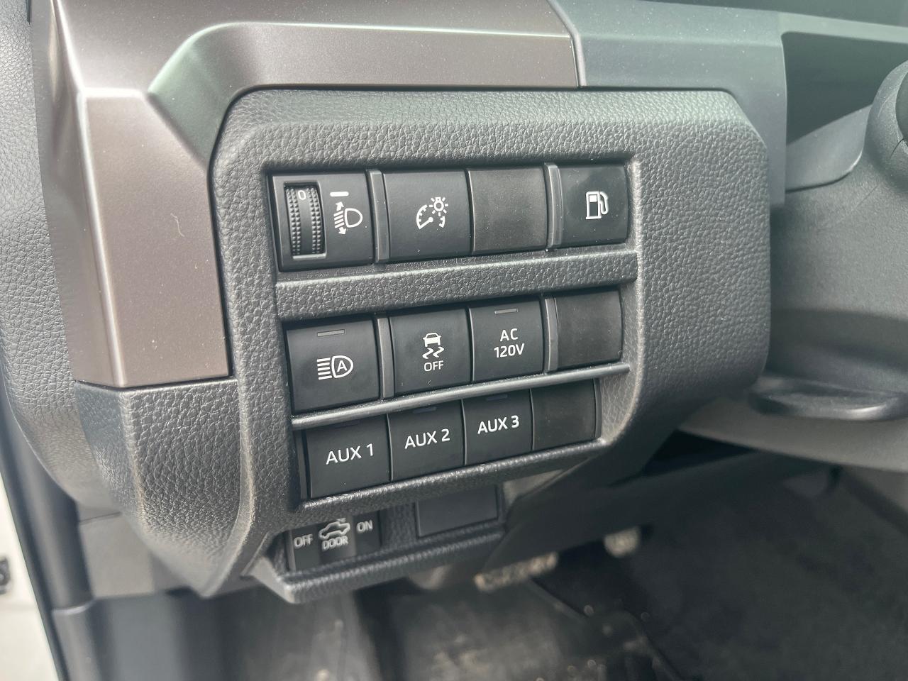 2024 Toyota Tacoma HYBRID TRD Off Road Premium - Photo #8