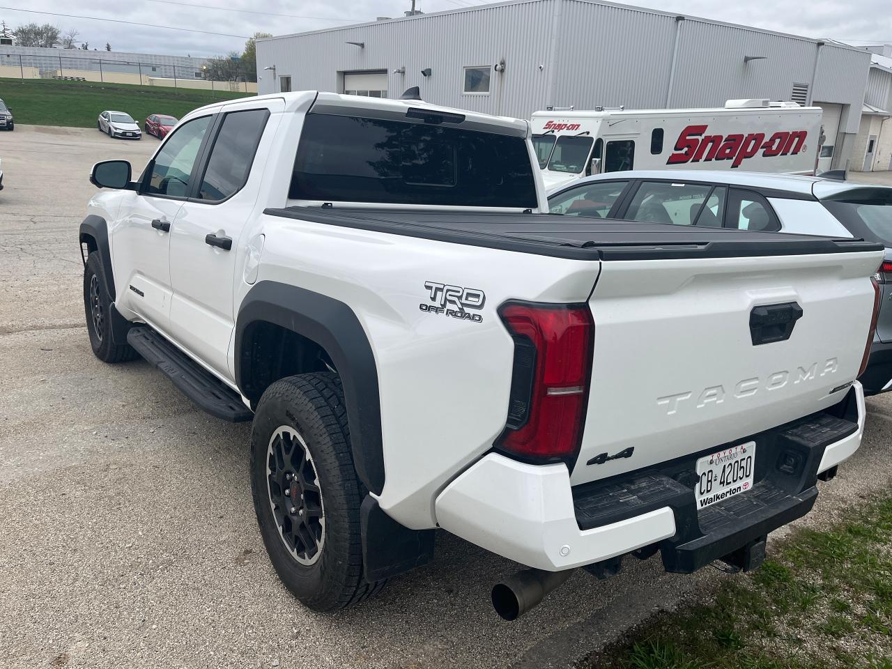 2024 Toyota Tacoma HYBRID TRD Off Road Premium Photo2