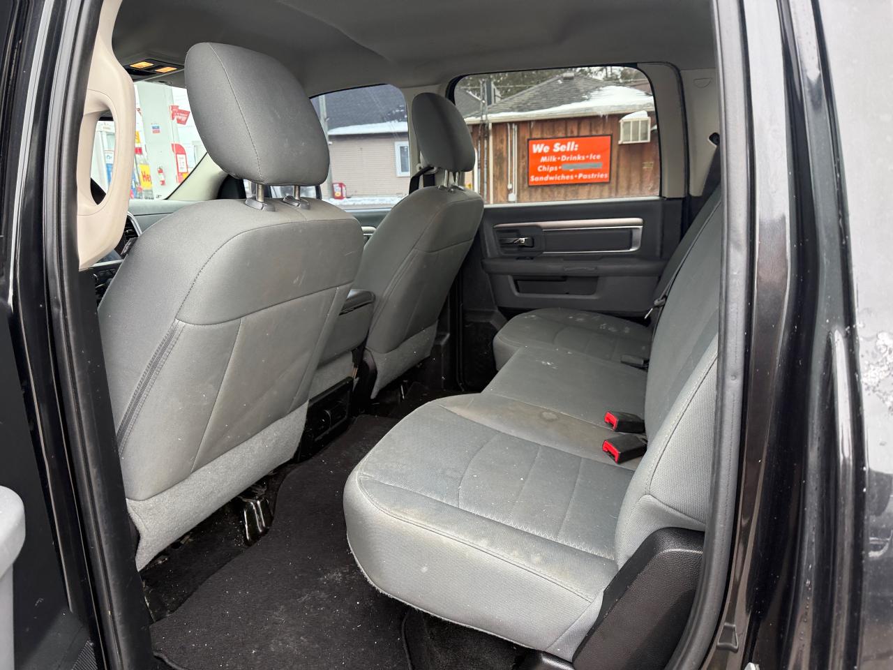 2016 RAM 1500 SLT - Photo #12
